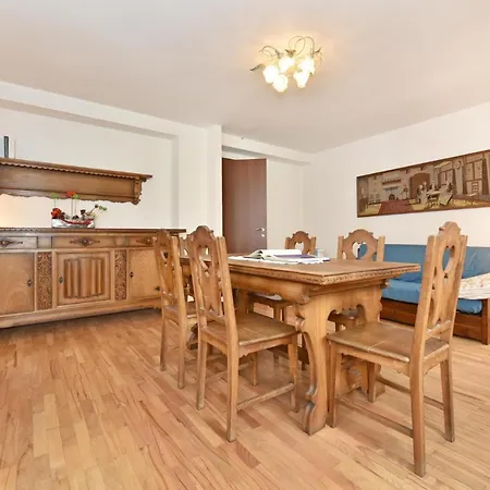 Castelli 2* بيريوِل تْشيرفينيا