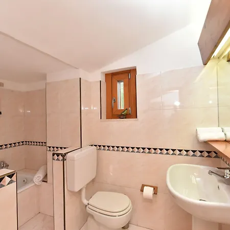 Castelli بيريوِل تْشيرفينيا