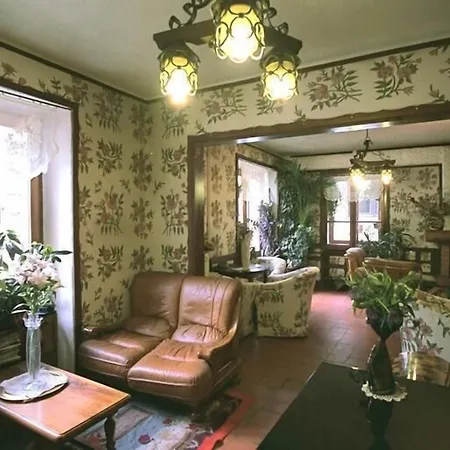 Castelli 2* بيريوِل تْشيرفينيا